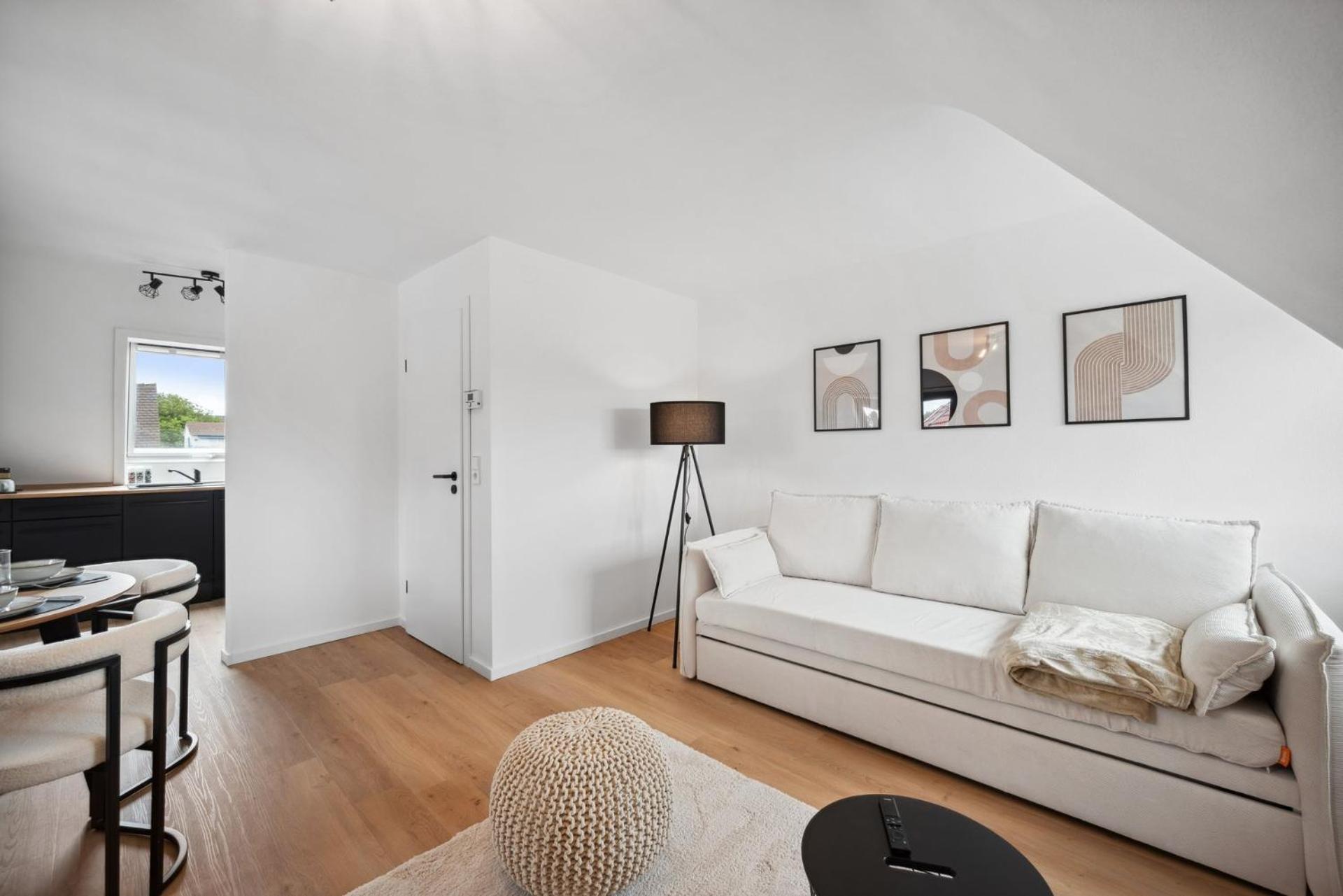 Malu Rooms - Top Lage, Kostenloser Parkplatz, Klima, Netflix, 24H Checkin Ludwigsburg Exterior foto
