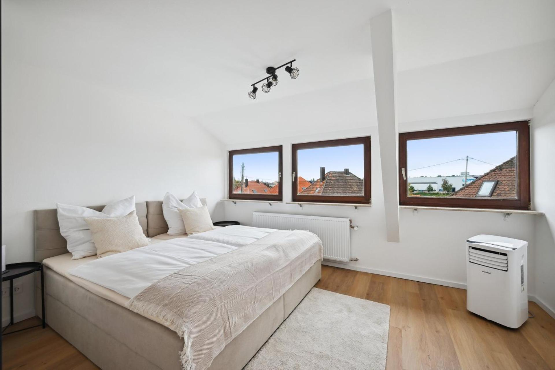 Malu Rooms - Top Lage, Kostenloser Parkplatz, Klima, Netflix, 24H Checkin Ludwigsburg Exterior foto